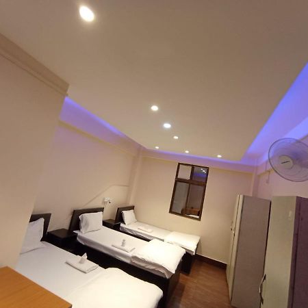 OYO 87714 Thangal Hotel Imphal Bagian luar foto