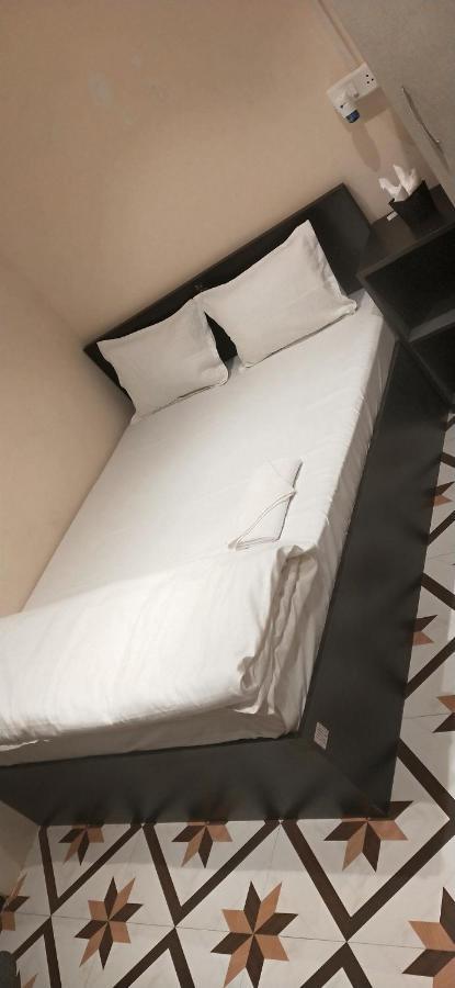 OYO 87714 Thangal Hotel Imphal Bagian luar foto
