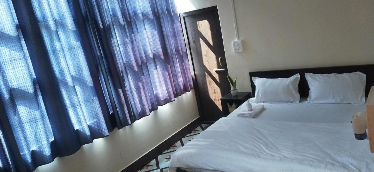 OYO 87714 Thangal Hotel Imphal Bagian luar foto